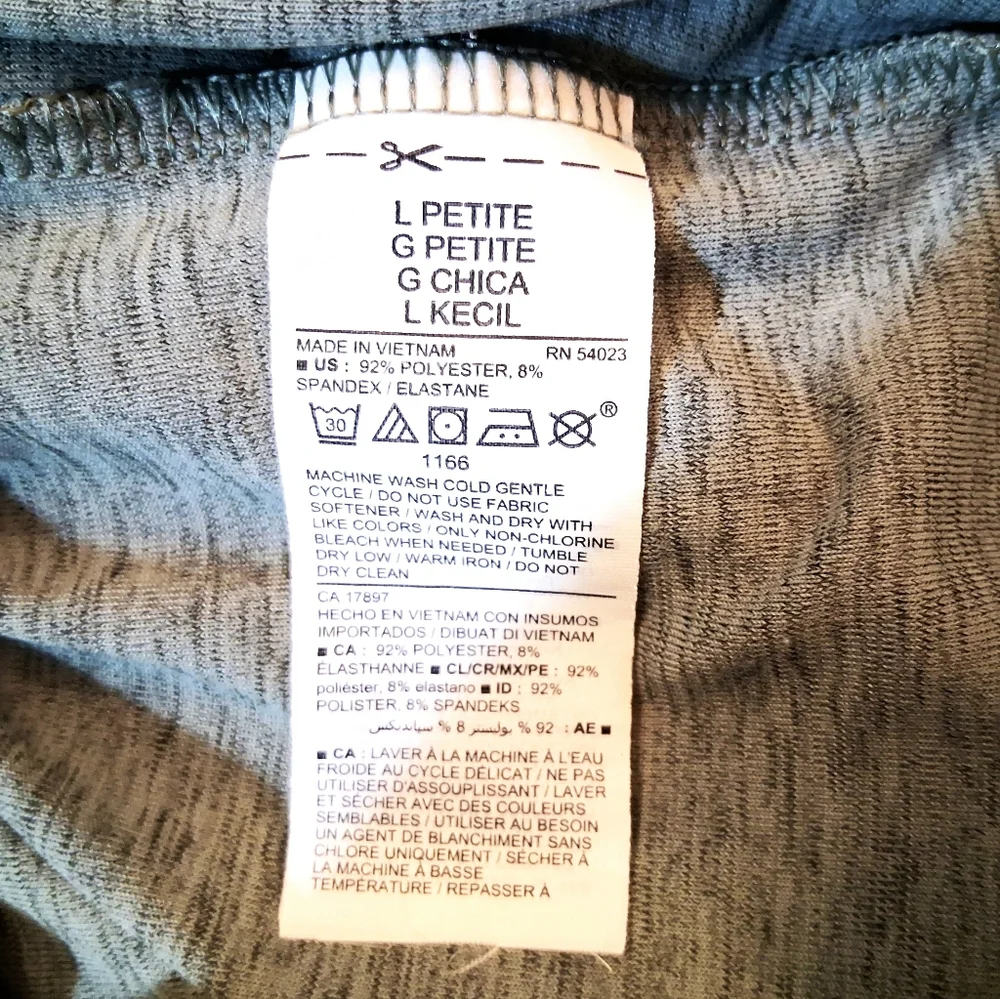 Old Navy Women’s Green Breathe ON Cross-Front Sleeveless Jumpsuit Size L - Picture 6 of 6